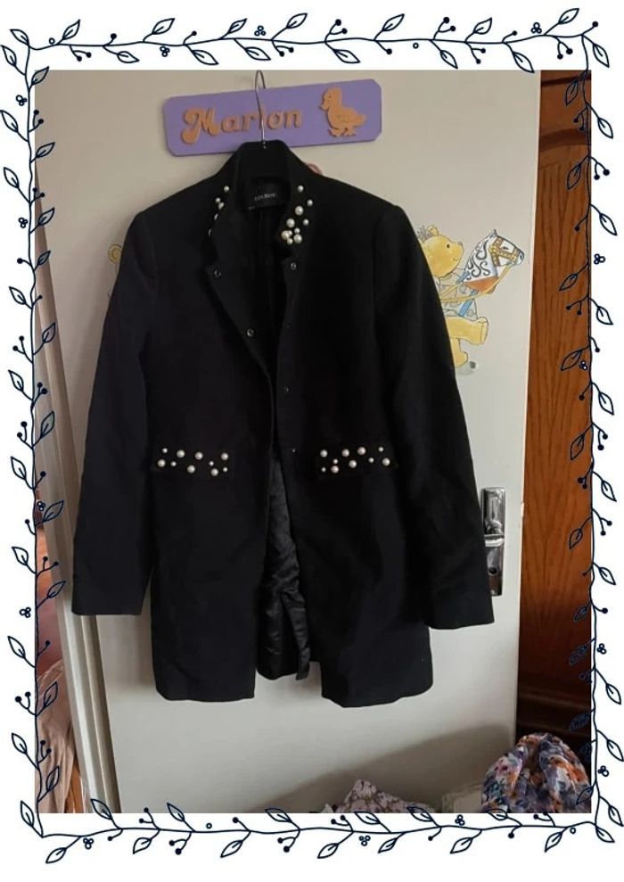Manteau noir à perles, taille S, marque Zara