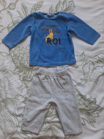 Pyjama 2 pièces roi lion 6mois
