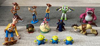 Lot de 13 figurines toy story Disney en bon état