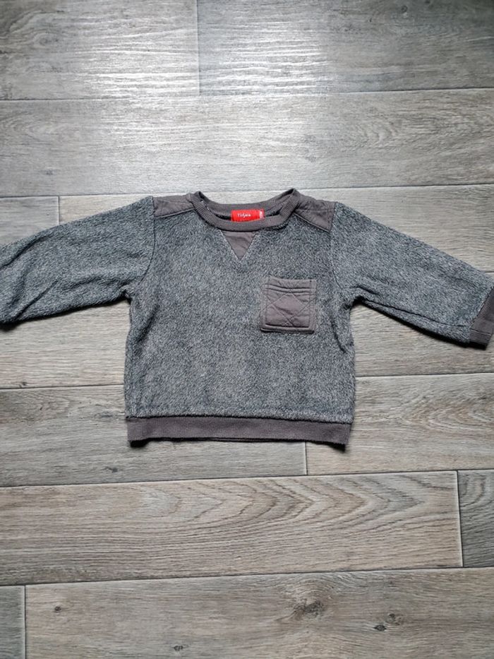 Pull taille 12 mois très bon état Tissaia