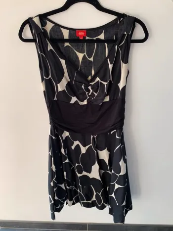Robe noir et beige