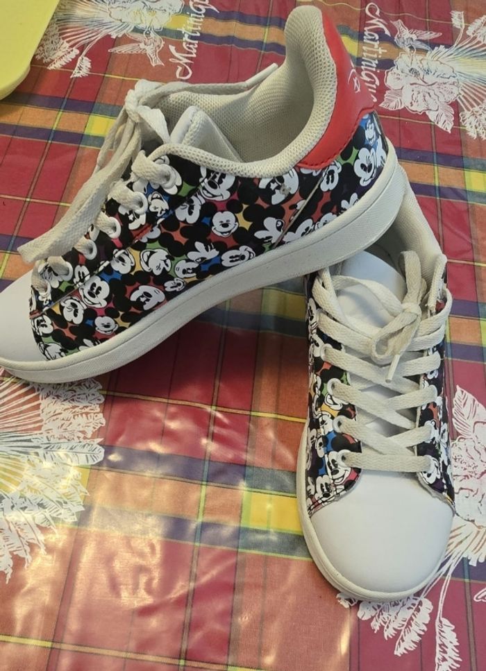 ⚘️ superbes baskets unisex pointure 36 disneylandparis ⚘️