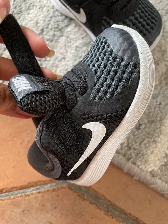 Basket bébé Nike taille 17 - photo numéro 4