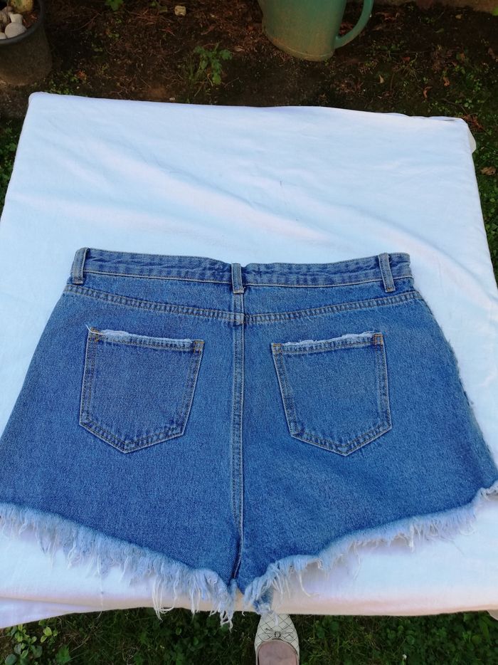 Short 1 - photo numéro 2