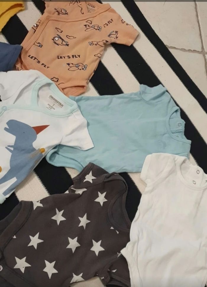 Lot de 8 bodies 1 mois - photo numéro 3