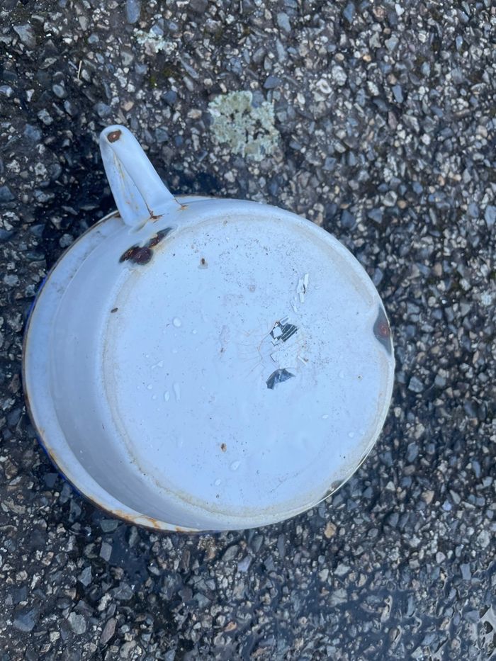 Ancien pot de chambre émaillé - photo numéro 2