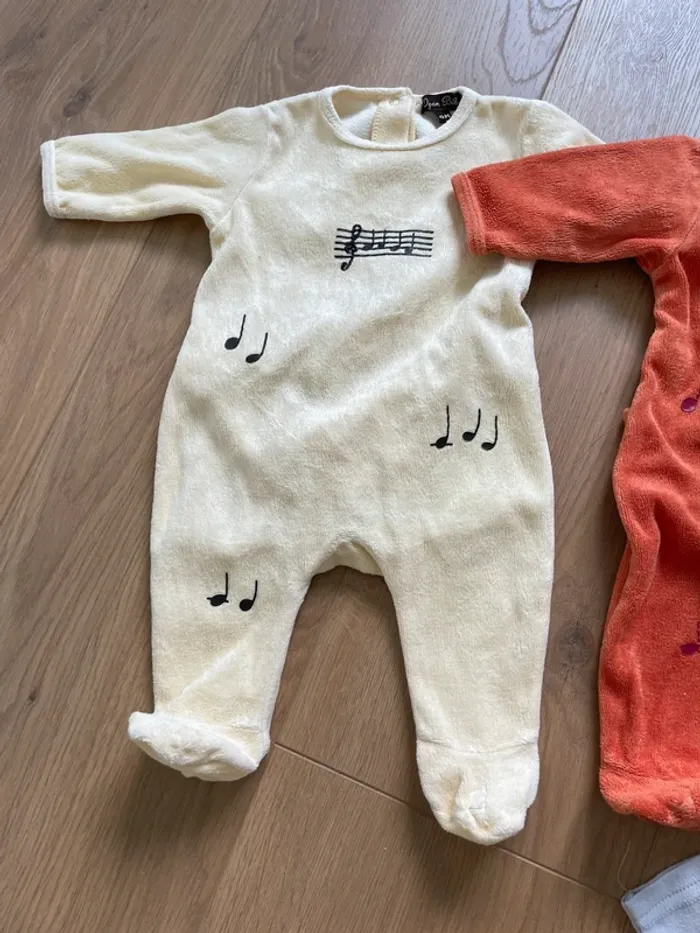 Pyjamas et bodies o mois - photo numéro 3
