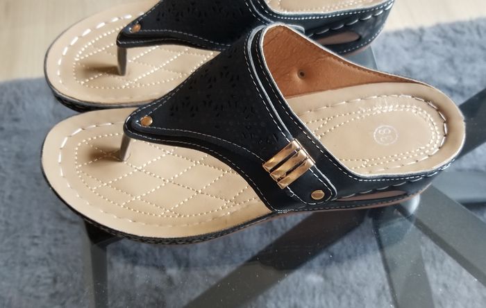 Sandales Compensées Etat Neuf - photo numéro 3