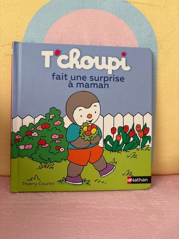 T’choupi fait une surprise à maman.