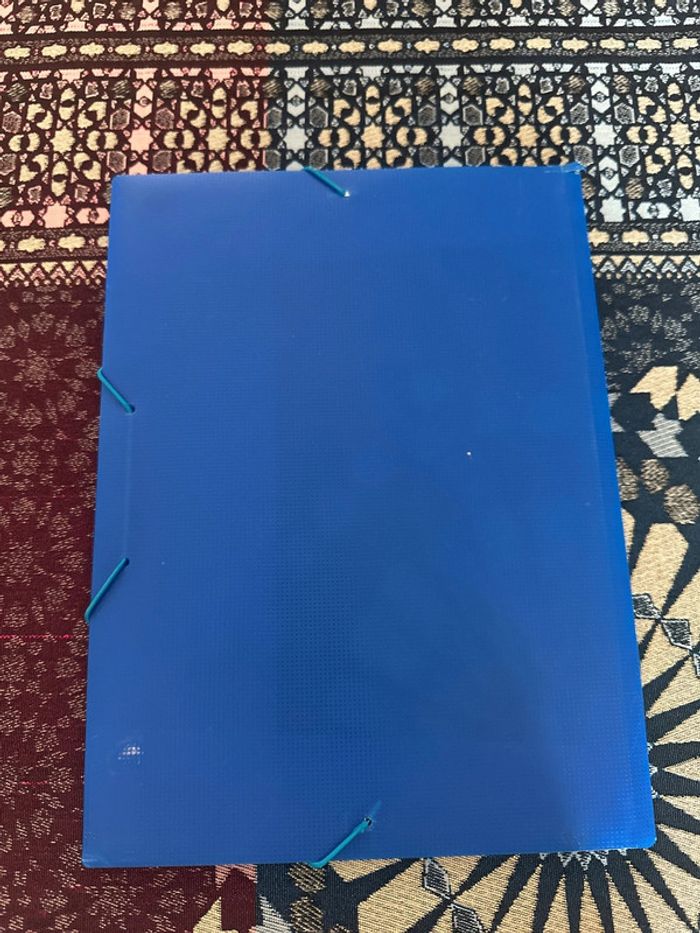 Farde A4 à élastiques - photo numéro 2