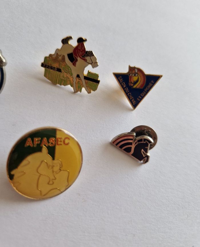 Lot 5 Pin's Pins Vintage Équitation Cheval Poney AFASEC - photo numéro 2