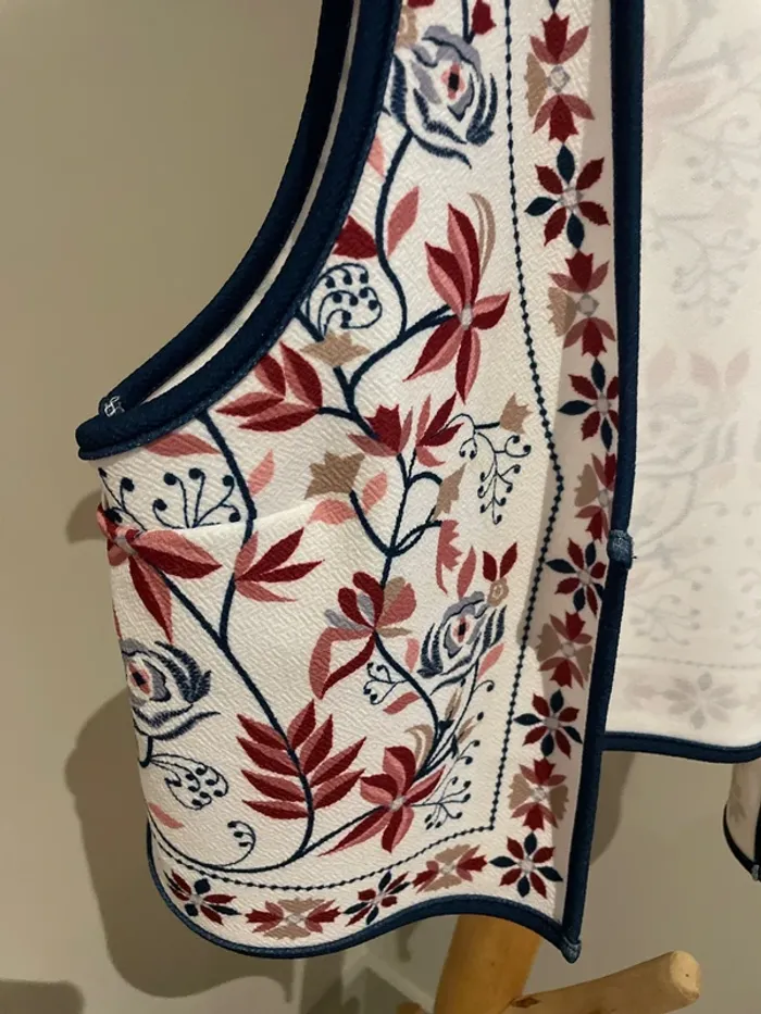 Gilet sans manches floral - photo numéro 2