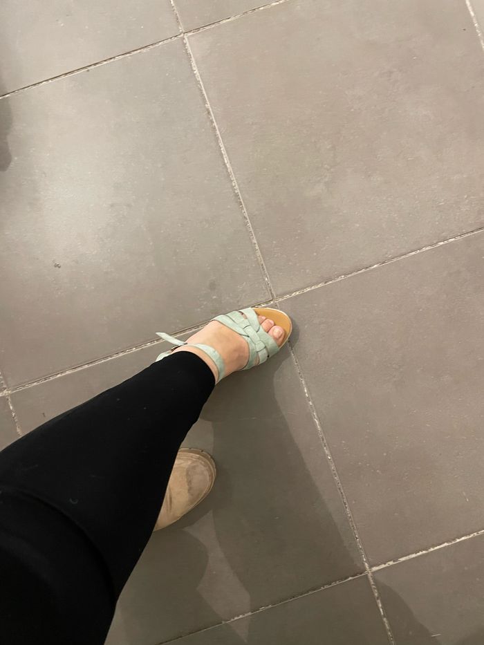 Sandales t 39 - photo numéro 2