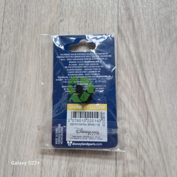 Pin's Disney 30 ans NEUF - photo numéro 2
