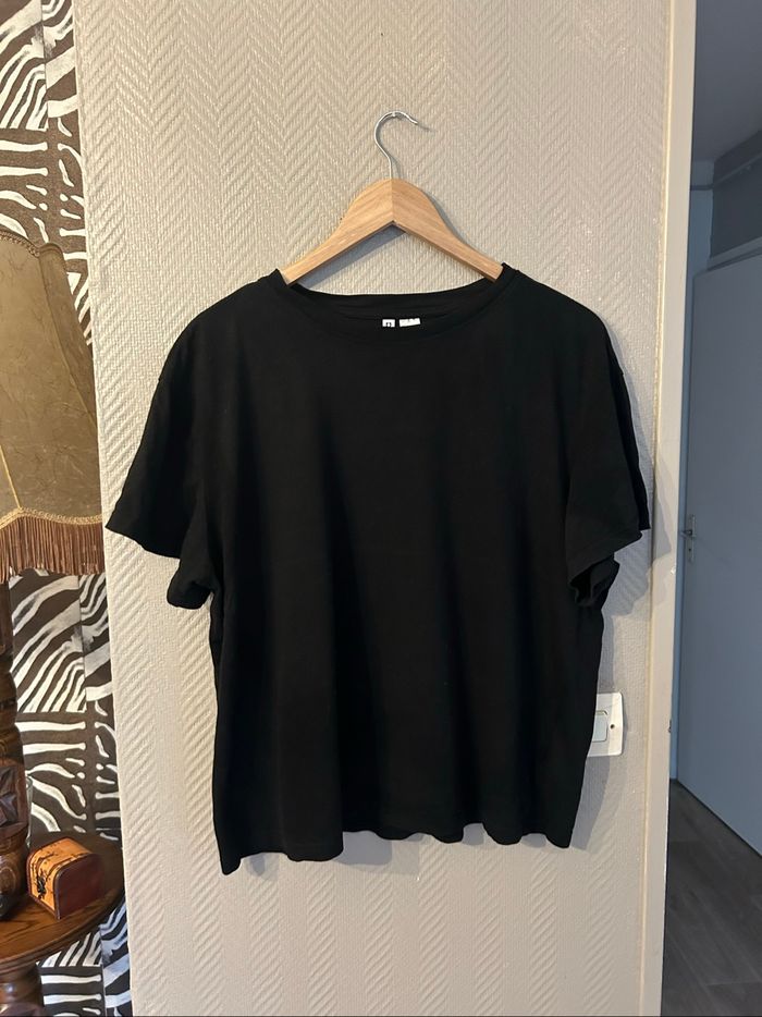 Tee-shirt noir - photo numéro 2