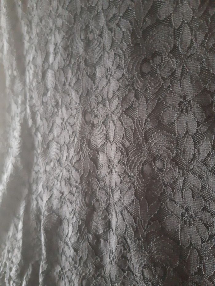 Robe dentelle - photo numéro 2