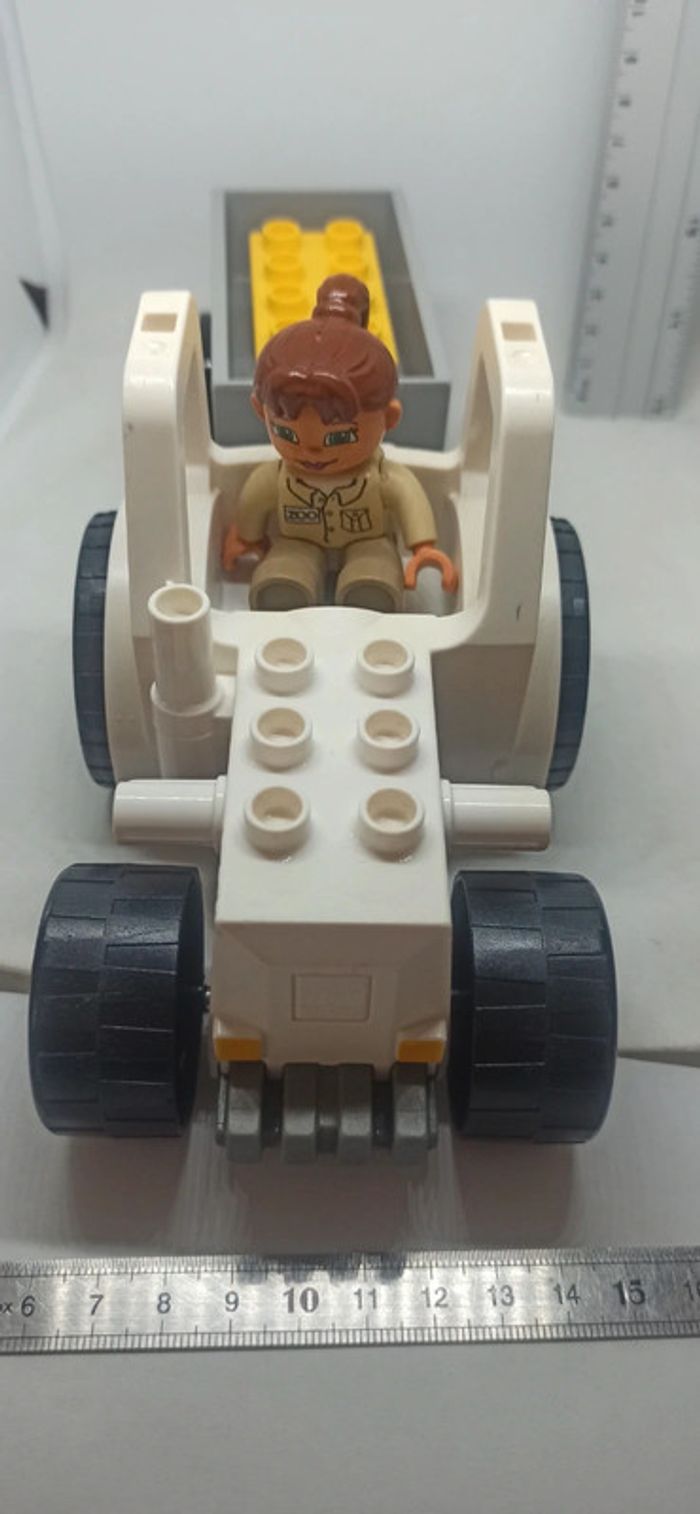 Véhicule tracteur de zoo avec remorque lego duplo - photo numéro 2