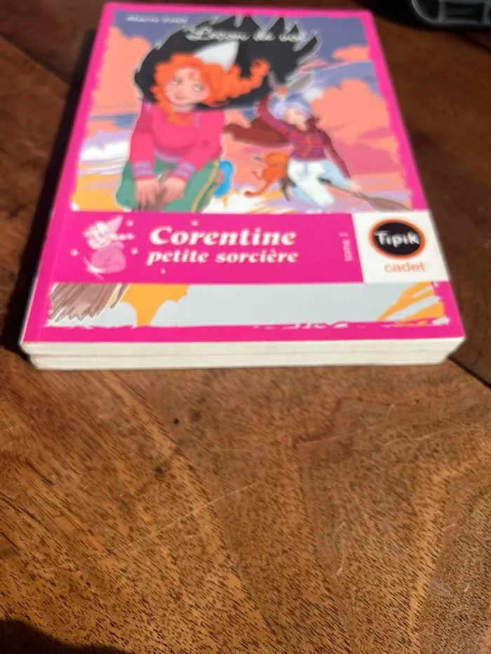 Livre pour enfants, Corentine, petite sorcière - photo numéro 2