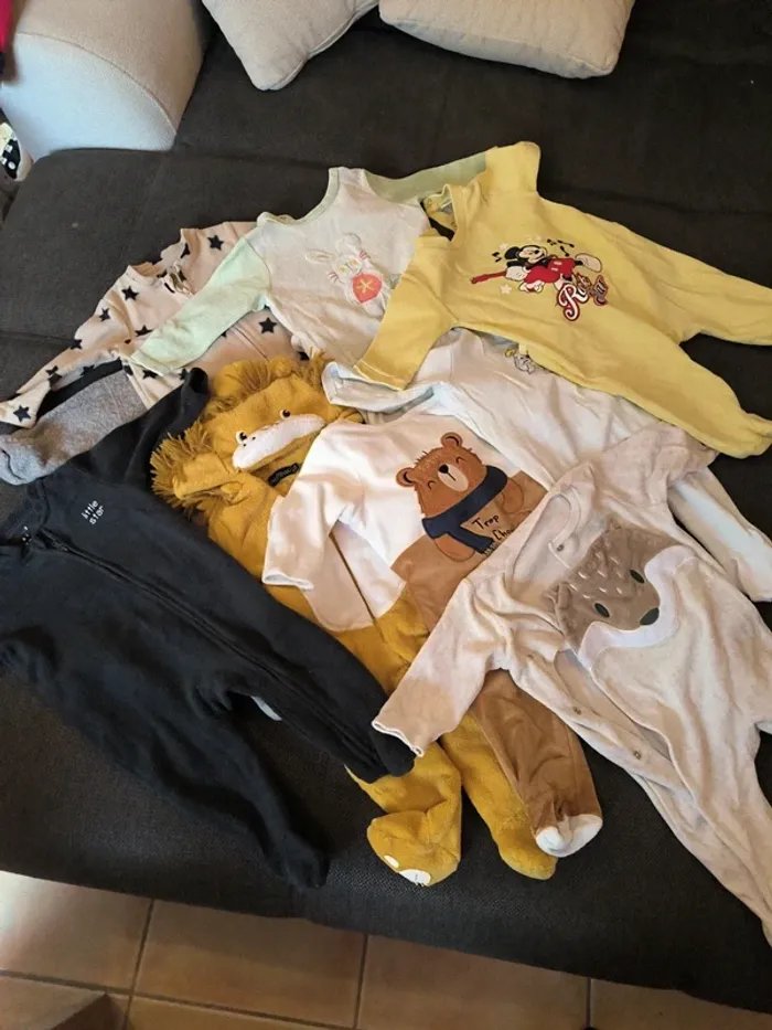Lot 8 pyjama 6 mois