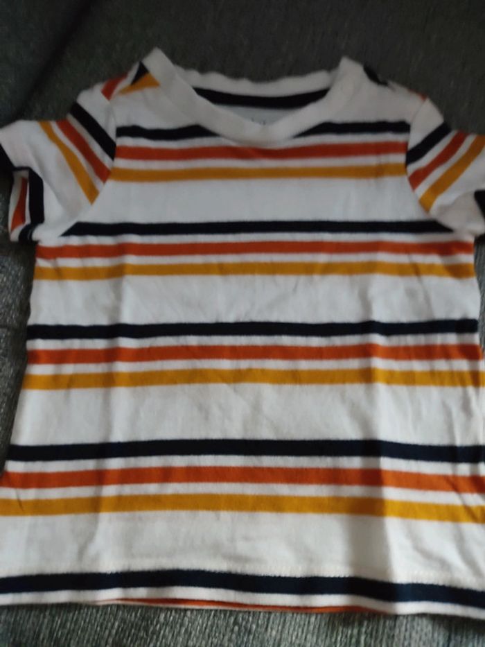 Lot de 2 tee-shirts taille 6 mois - photo numéro 3