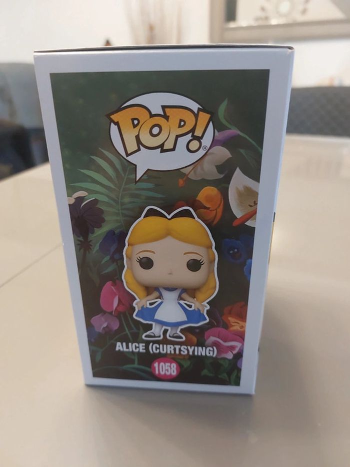 Pop Alice au pays des merveilles 1058 - photo numéro 2