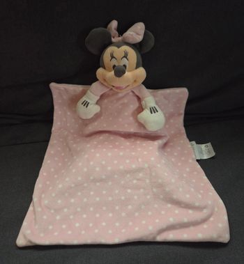Doudou Minnie avec sa couverture rose à pois blanc- Disney