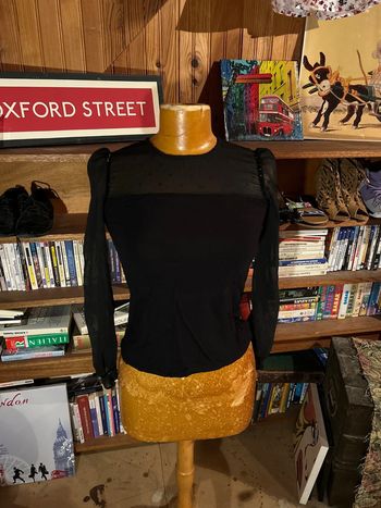 Top manches et décolleté transparent XS épaules bouffante