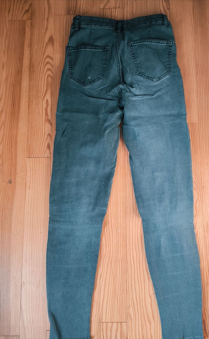 Jeans taille haute, jambe étroite - photo numéro 2