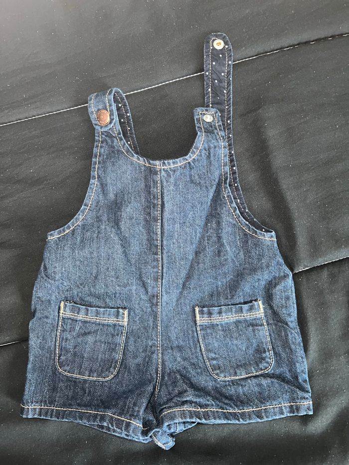 Salopette short en jean taille 9 mois