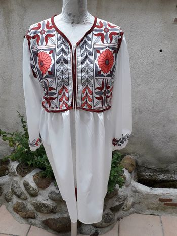 Robe bohème impression sur la poitrine et manches