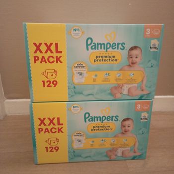 Lot Pampers premium protection taille 3(258 couches)