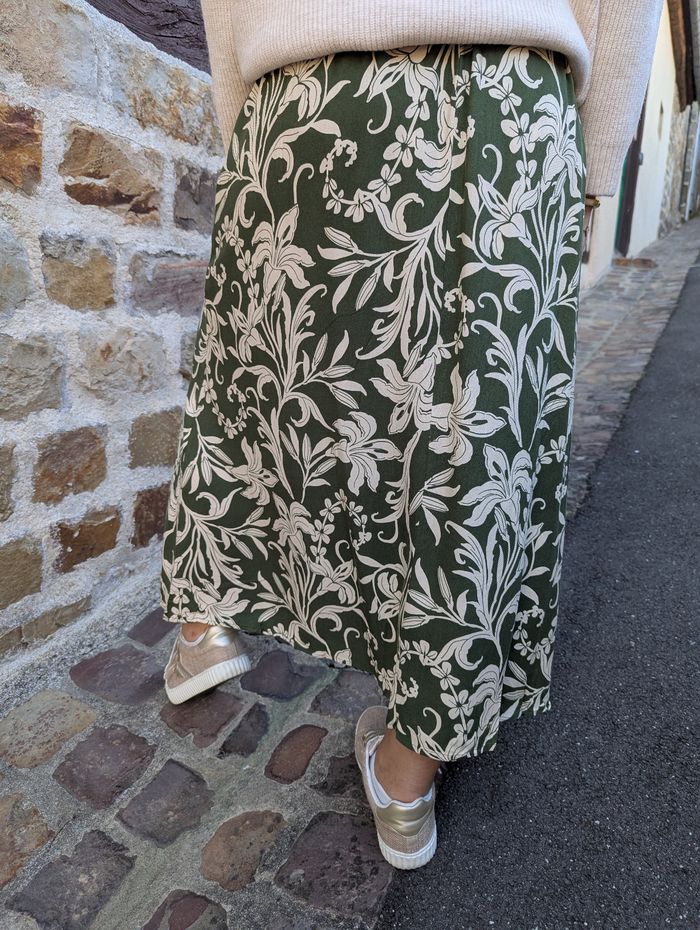 Jupe longue fleurie Pornic beige/kaki
Taille M/L - photo numéro 5