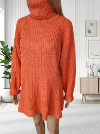 .pull long col roulé Renatto Bene orange Taille unique