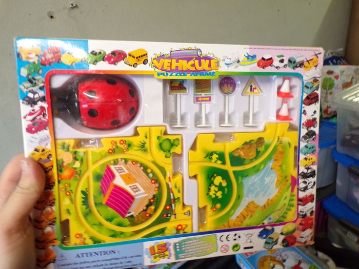 Véhicule puzzle animé