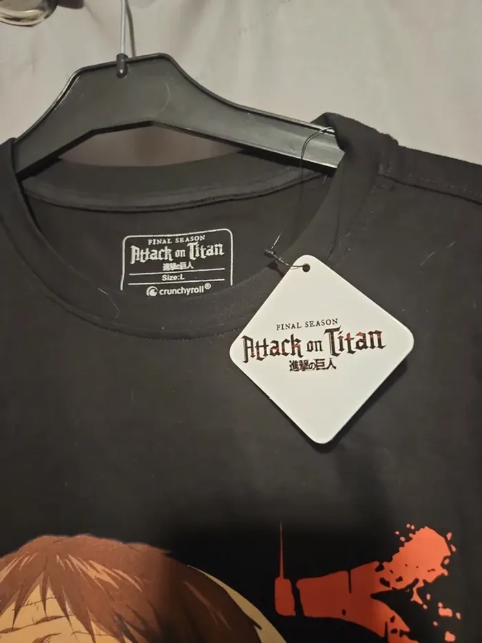 Tee shirt attaque des titans - photo numéro 3