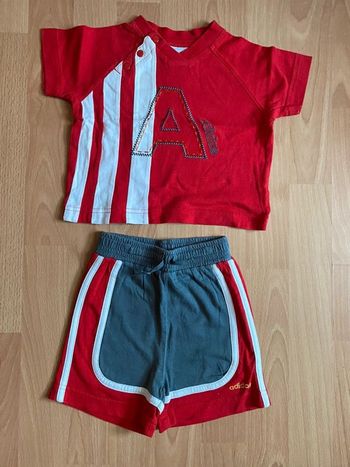 Joli ensemble d’été rouge et gris Adidas T. 6 mois/68 cm garçon TBE