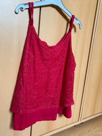 Très joli débardeur dentelle