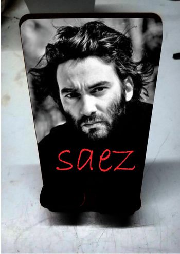 support téléphone motif saez neuf