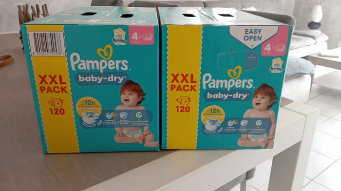 240 couches pack xxl Pampers taille 4