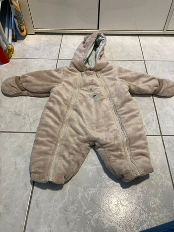 Combinaison taille 6 mois