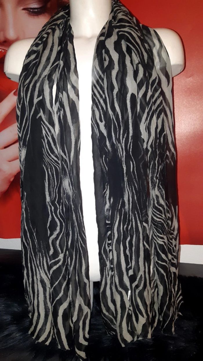 Foulard noir et gris rectangulaire femme printemps - photo numéro 2