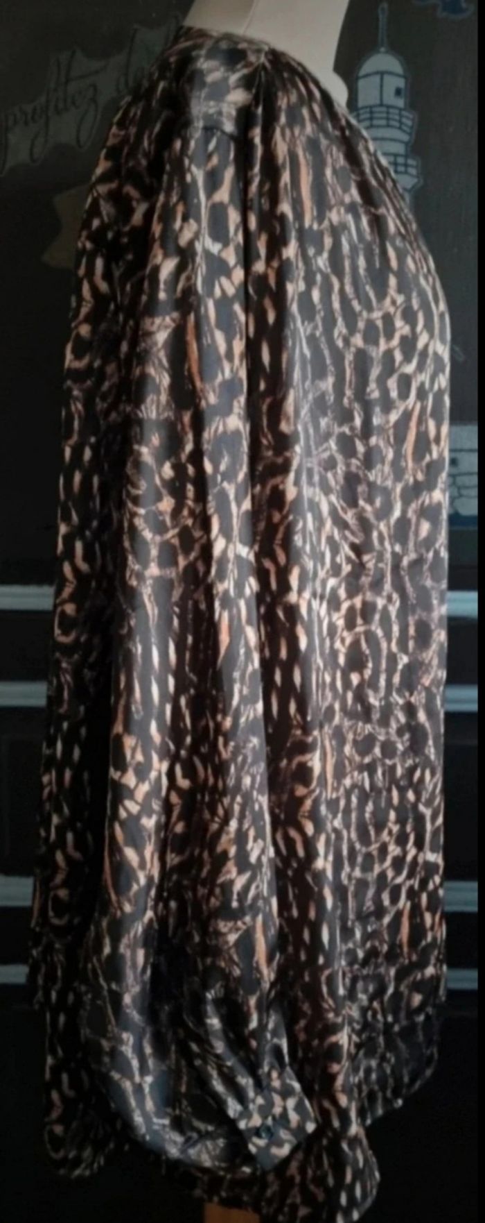 Chemise légère motifs léopard taille 48-50 - photo numéro 4