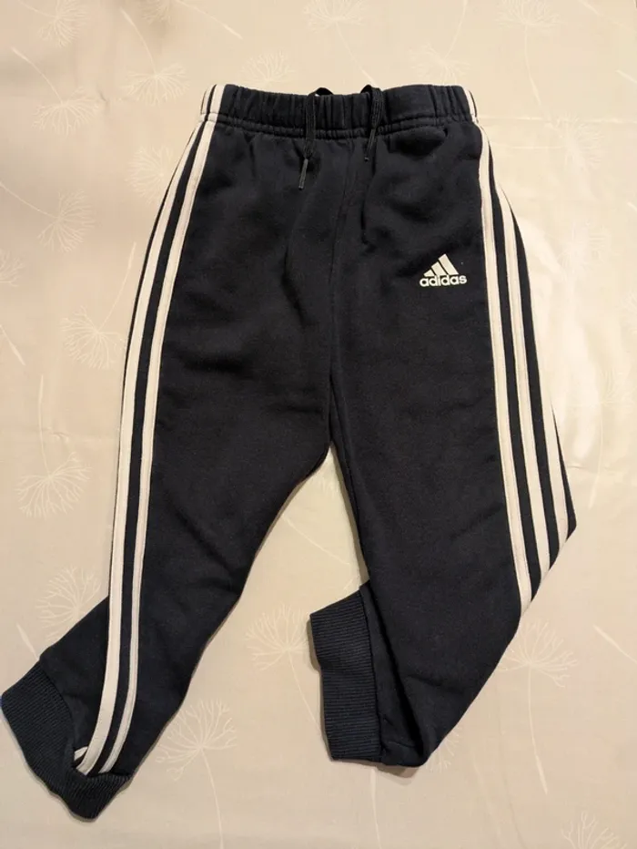 Jogging Adidas marine 2/3 ans - photo numéro 2