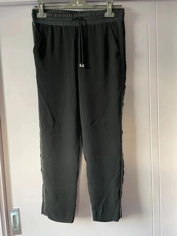 Superbe pantalon noir fluide Guess