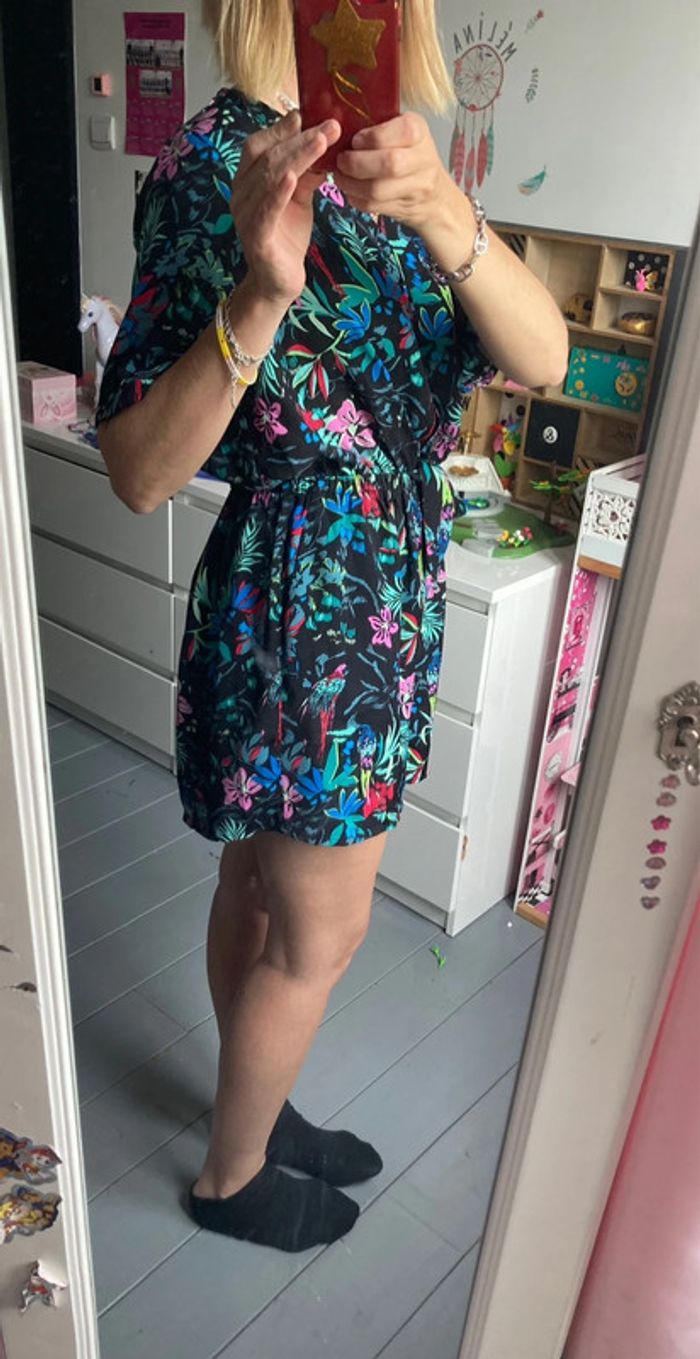 Combi short noir et fleuris taille 38 - photo numéro 3