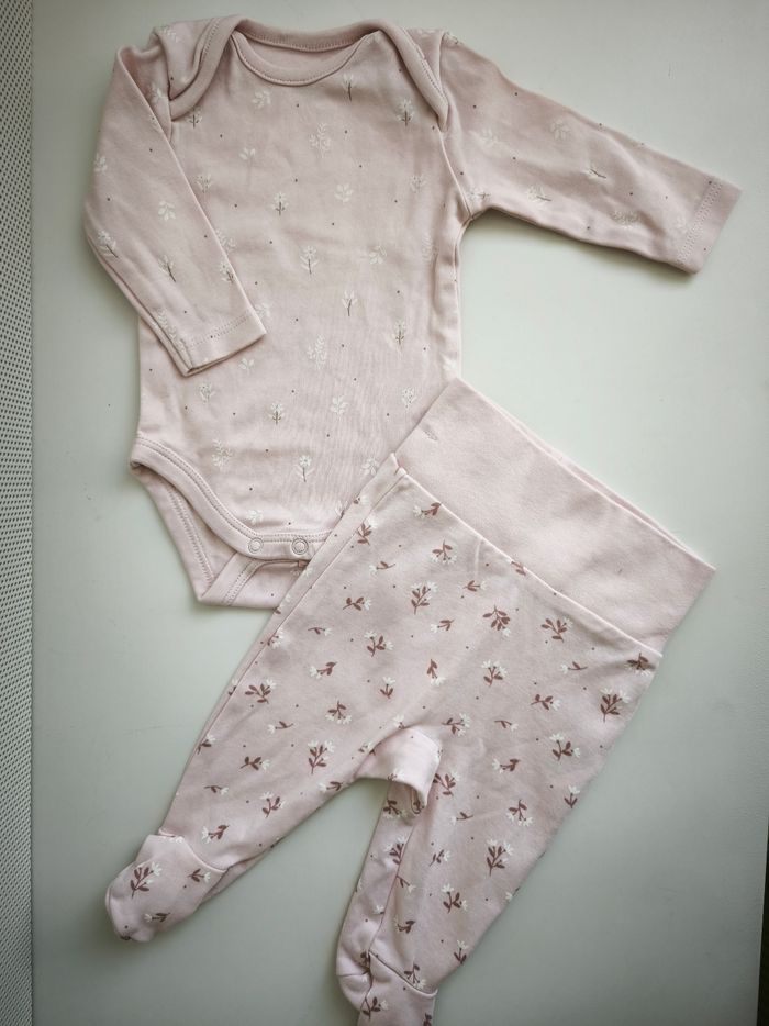 Lot bodies et salopettes bébé fille 1 mois - photo numéro 5