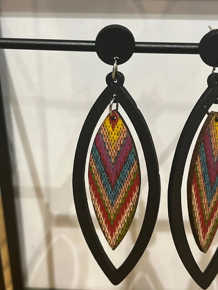 Boucle d’oreille en bois - photo numéro 2
