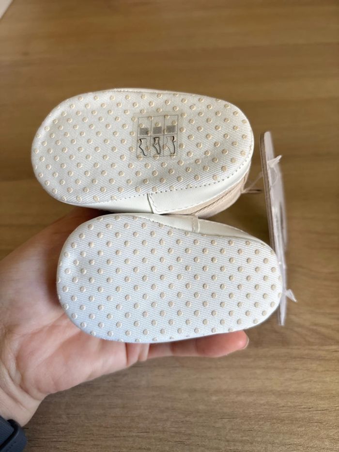 Chaussures 0-3 mois Primark - photo numéro 2