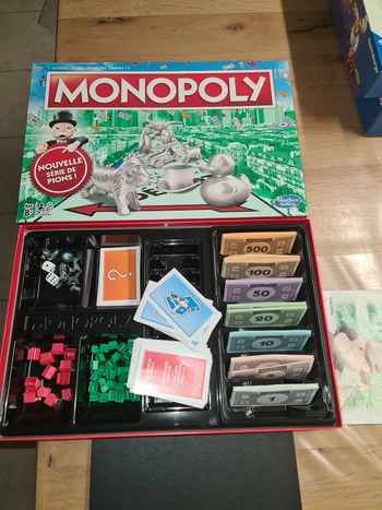 Jeu de société Monopoly des éditions Hasbro