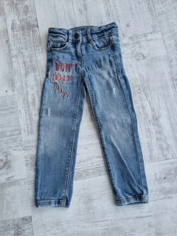 Jeans effet usé Taille 3 ans